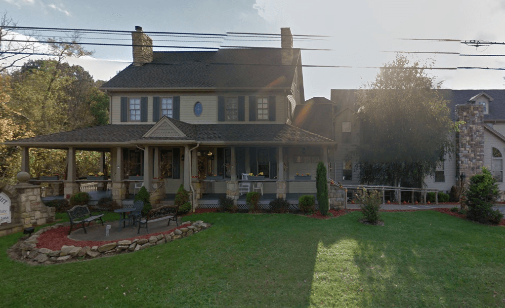 Carriage Manor image