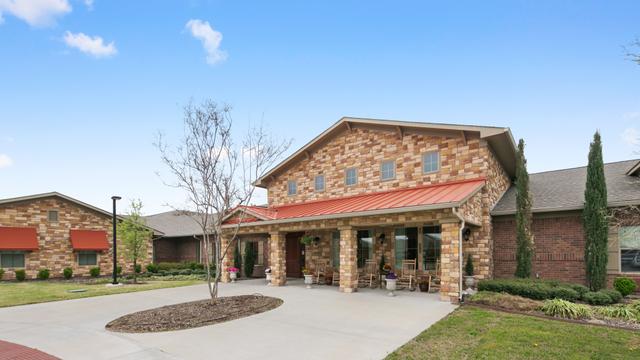 River Oaks Assisted Living & Memory Care 