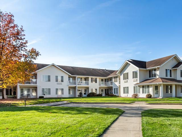 Holiday Parkside Court