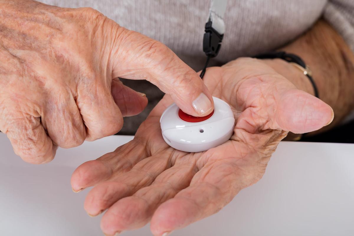 How Do Medical Alert Systems Work? - Hero Image