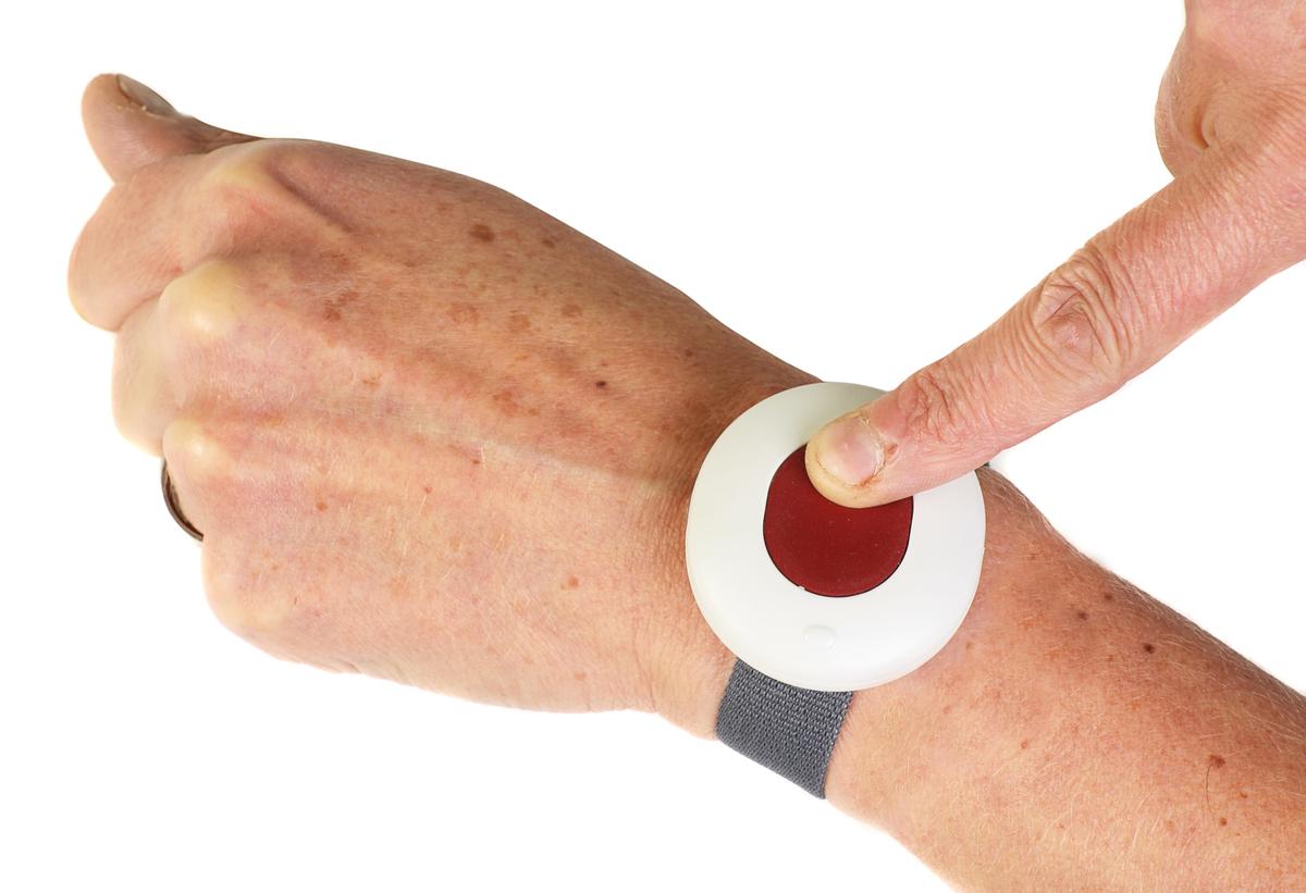 The Best Long-Range Mobile Medical Alert Systems - Hero Image