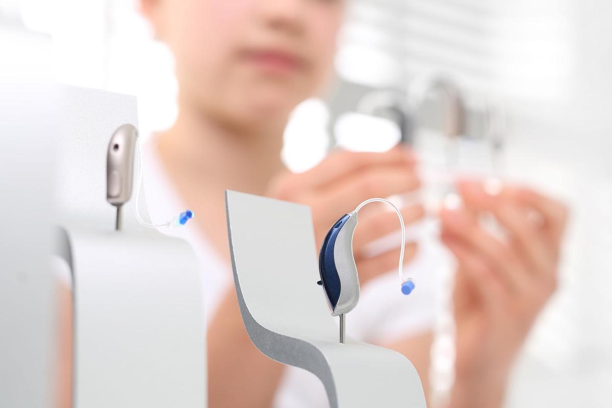 Phonak Hearing Aid Review - Hero Image
