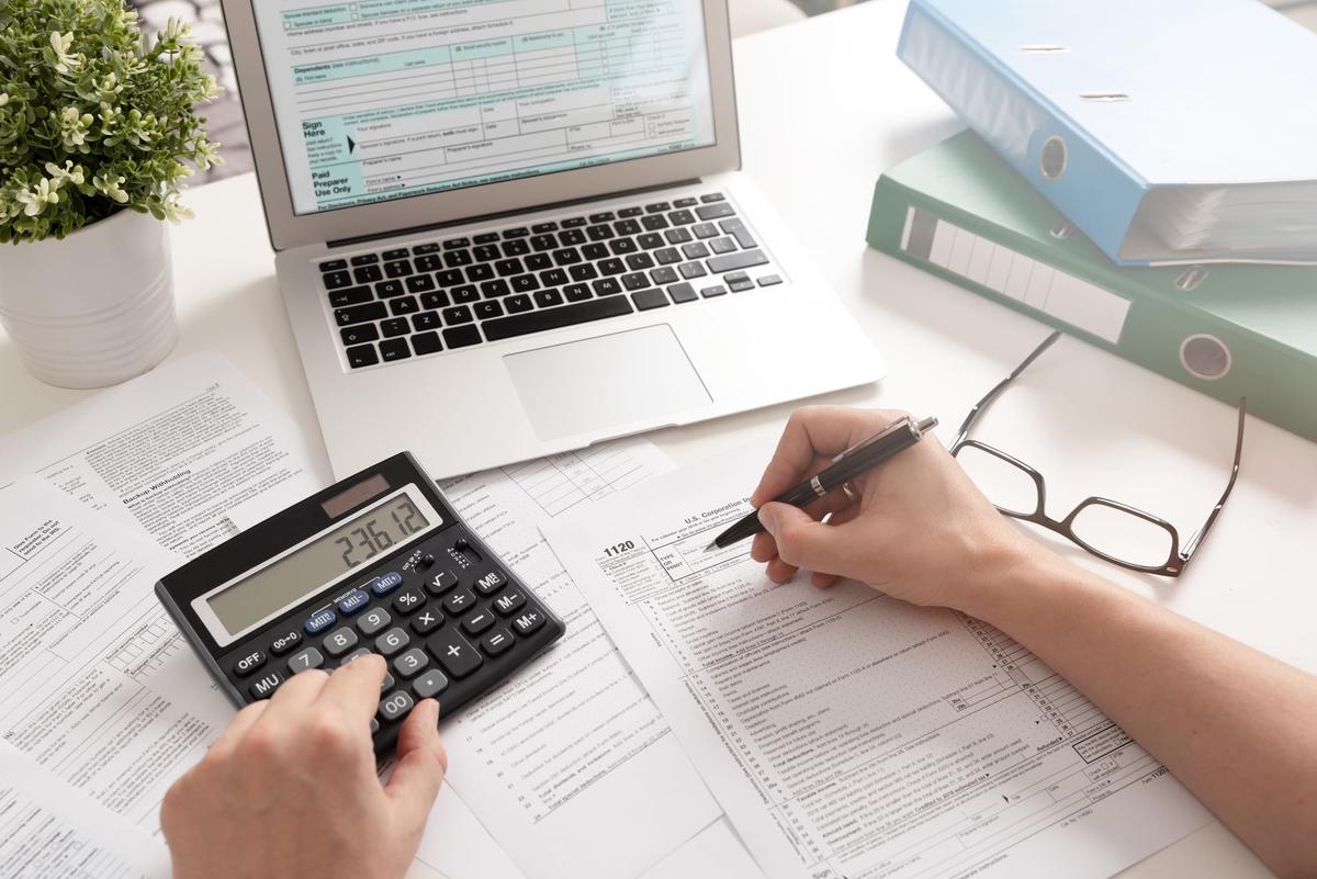 Is Medical Alert Tax Deductible? - Hero Image