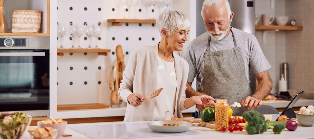 Senior Vegetarian and Vegan Nutrition Guide - Hero Image