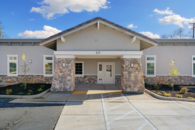 Splendor Oaks Senior Living image