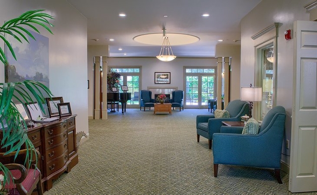 Knollwood Pointe Assisted Living image