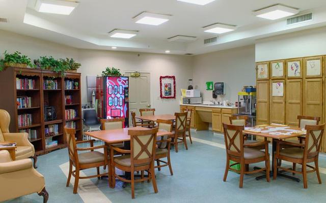 Knollwood Pointe Assisted Living image