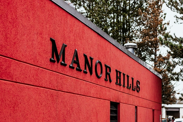 Manor Hills image