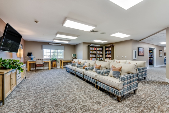 Solstice Senior Living at Apple Valley image